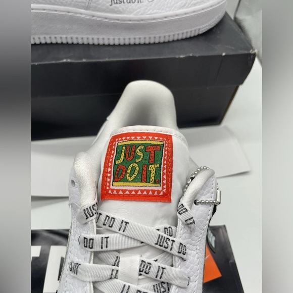Deadstock 2018 Nike Air Force 1 07 Prm White/Black  Orange Men’s Sz 12 New - Picture 7 of 10